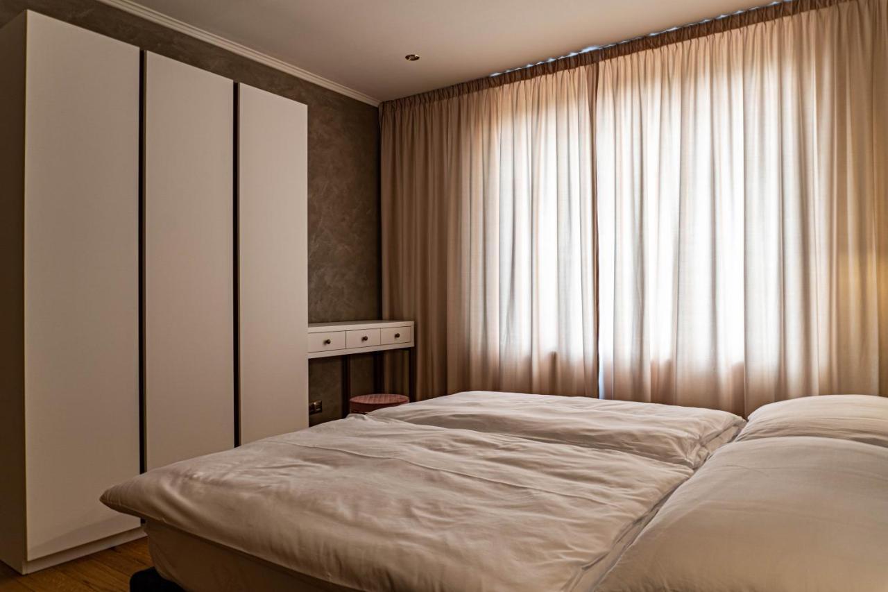 Rosso Aparthotel Michalovce Exterior foto