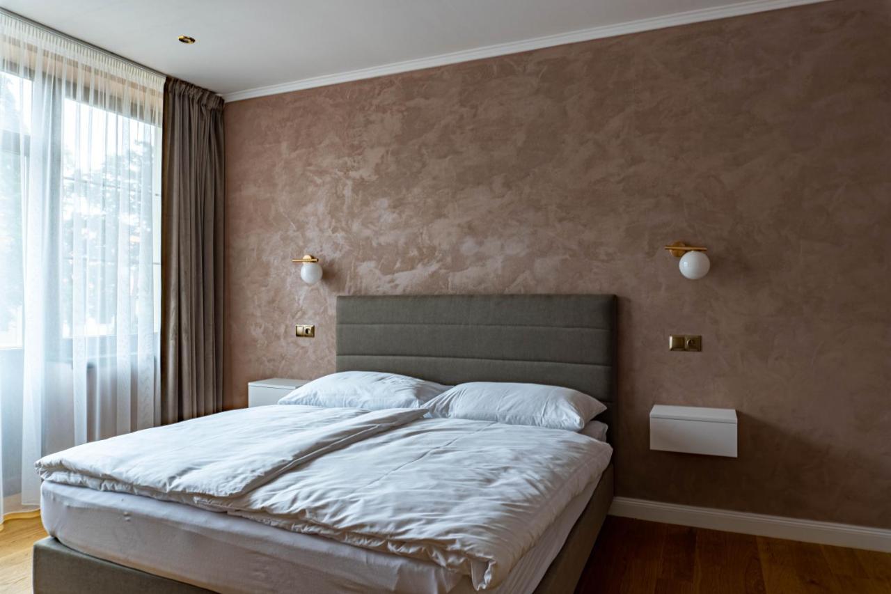 Rosso Aparthotel Michalovce Exterior foto